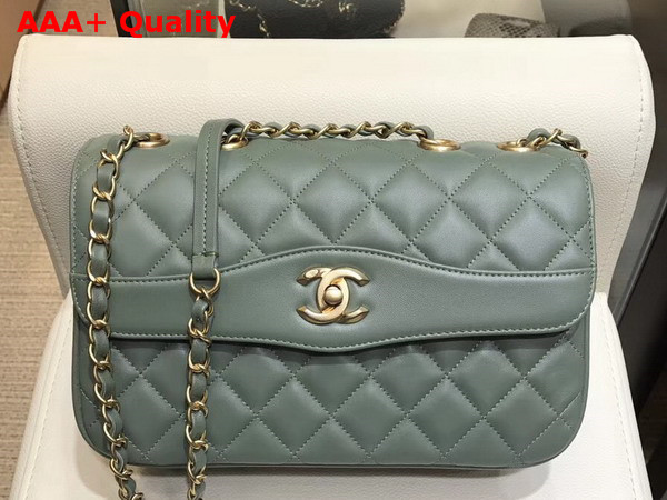 Chanel Coco Vintage Flap Bag Green Lambskin Gold Tone Metal Replica