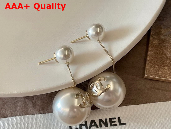 Chanel Earrings Glass Pearls with Gold CC Replica