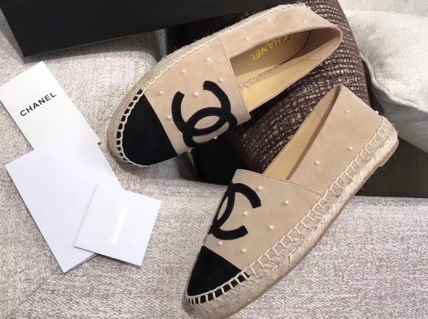 Chanel Espadrilles Suede Calfskin and Imitation Pearls Beige and Black For Sale