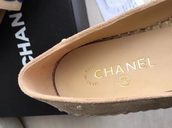 Chanel Espadrilles Suede Calfskin and Imitation Pearls Beige and Burgundy For Sale