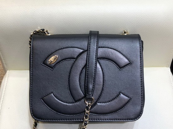 Chanel Flap Bag in Black Lambskin AS0321