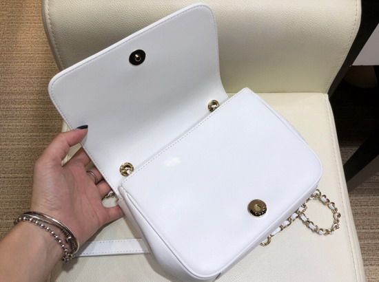 Chanel Flap Bag in White Lambskin AS0321