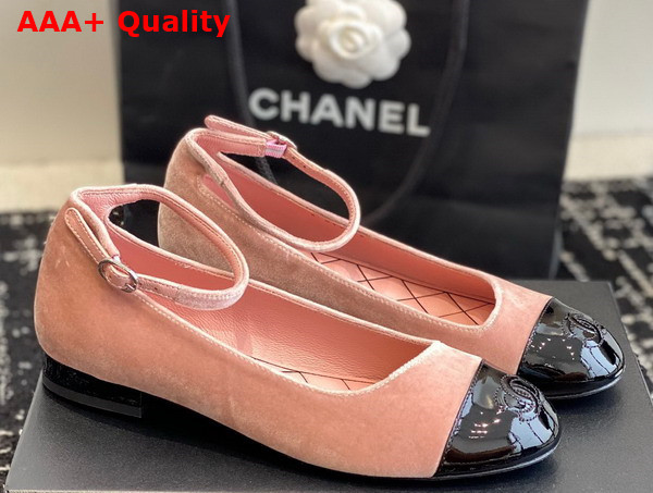 Chanel Flat Pump in Pink Velvet and Black Patent Leather Replica