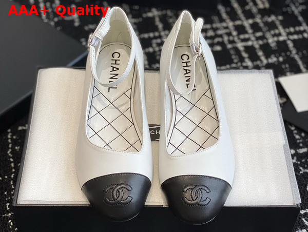 Chanel Flat Pump in White and Black Lambskin Replica