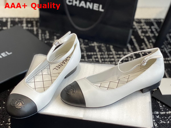 Chanel Flat Pump in White and Black Lambskin Replica