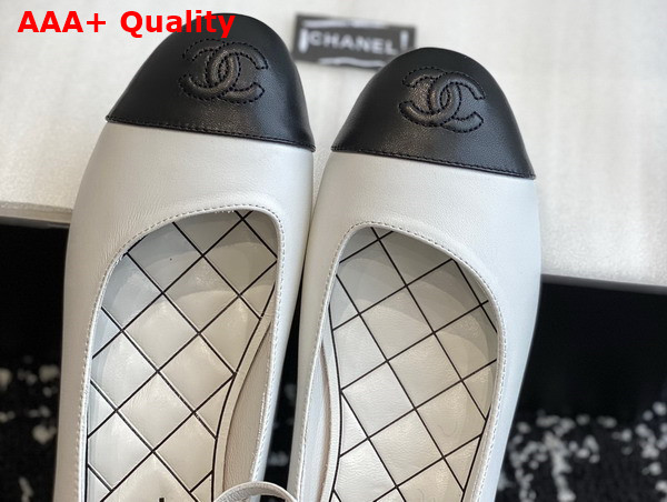 Chanel Flat Pump in White and Black Lambskin Replica