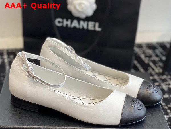 Chanel Flat Pump in White and Black Lambskin Replica