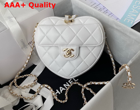 Chanel Heart Clutch with Chain White Lambskin Gold Tone Metal Ref AP2784 Replica