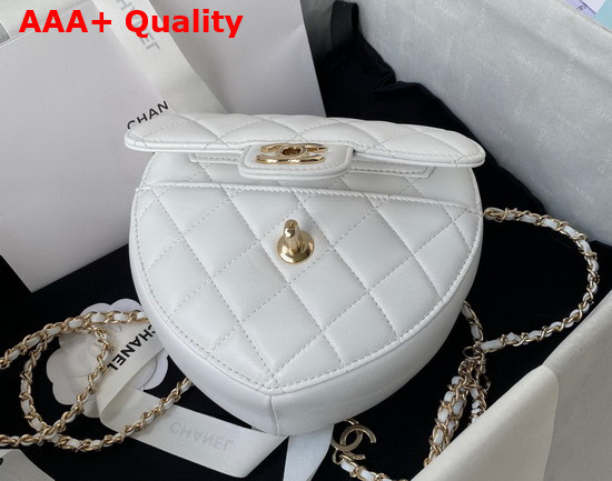 Chanel Heart Clutch with Chain White Lambskin Gold Tone Metal Ref AP2784 Replica