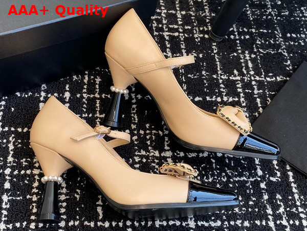 Chanel High Heel Pump with a Leather Bow on the Front Beige and Black Lambskin and Patent Calfskin Replica