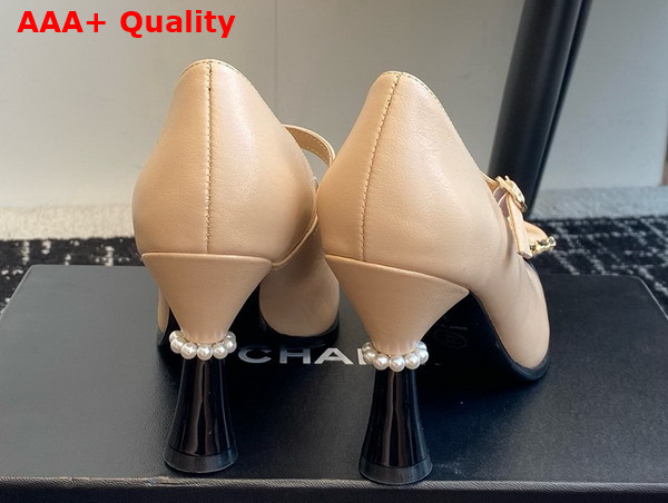 Chanel High Heel Pump with a Leather Bow on the Front Beige and Black Lambskin and Patent Calfskin Replica