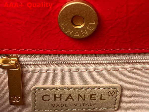 Chanel Hobo Handbag in Red Shiny Crumpled Calfskin Gold Tone Metal AS4322 Replica