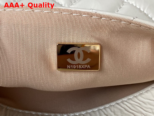 Chanel Hobo Handbag in White Shiny Crumpled Calfskin Gold Tone Metal AS4322 Replica