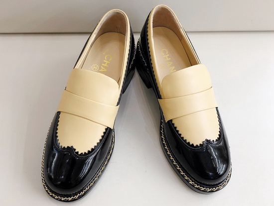 Chanel Lace Up Loafers in Beige Calfskin and Black Patent Leather Replica