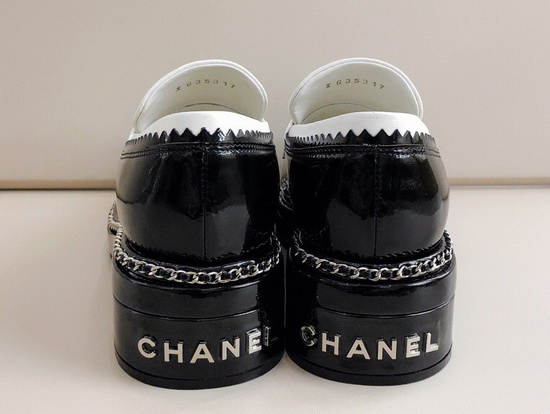 Chanel Lace Up Loafers in White Calfskin and Black Patent Leather Replica