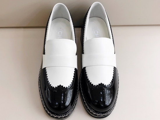 Chanel Lace Up Loafers in White Calfskin and Black Patent Leather Replica