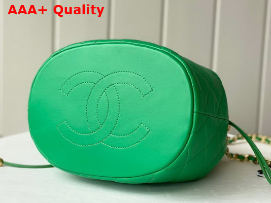 Chanel Large Drawstring Bag Shiny Lambskin and Gold Tone Metal Green AS2425 Replica