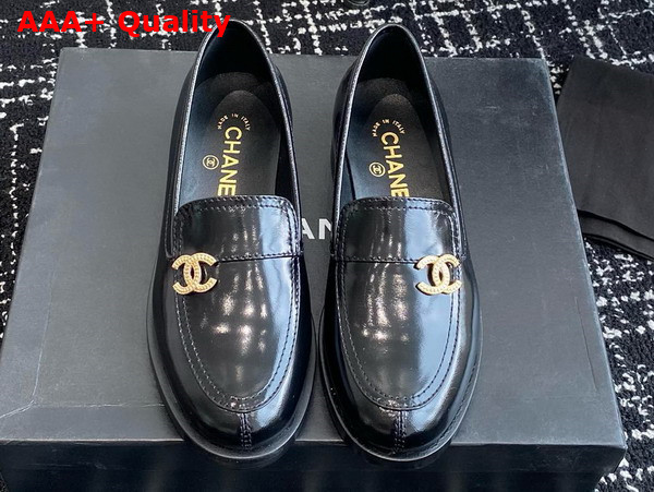 Chanel Loafers in Black Glazed Calfskin Embellished with Gold Metal CC Replica