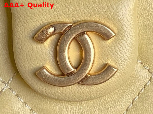 Chanel Maxi Hobo Bag in Yellow Shiny Lambskin Gold Tone Metal AS5302 Replica