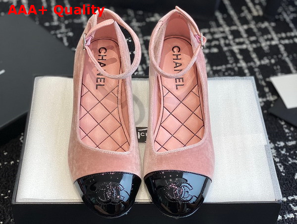 Chanel Mid Heel Pump in Pink Velvet and Black Patent Leather Replica