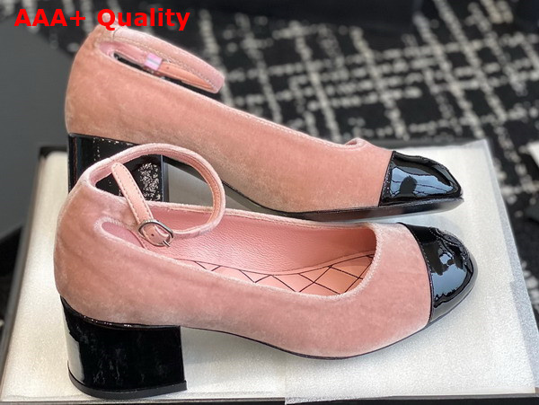 Chanel Mid Heel Pump in Pink Velvet and Black Patent Leather Replica