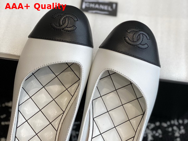 Chanel Mid Heel Pump in White and Black Lambskin Replica