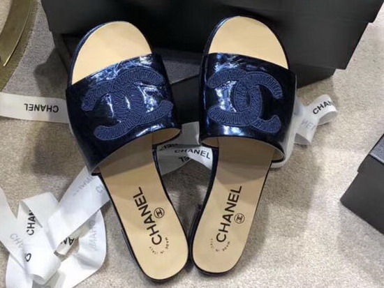 Chanel Mules in Blue Metallic Calfskin and Grosgrain G34067