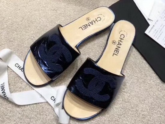 Chanel Mules in Blue Metallic Calfskin and Grosgrain G34067