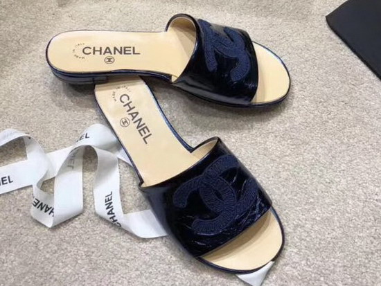 Chanel Mules in Blue Metallic Calfskin and Grosgrain G34067