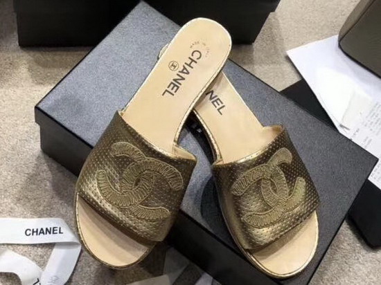 Chanel Mules in Gold Dotted Metallic Calfskin G34067