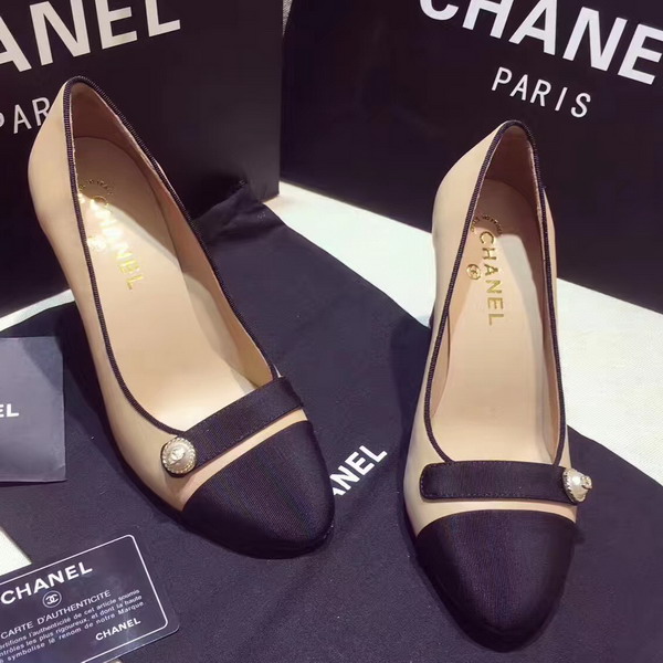 Chanel Pumps Lambskin and Grosgrain Beige and Black For Sale