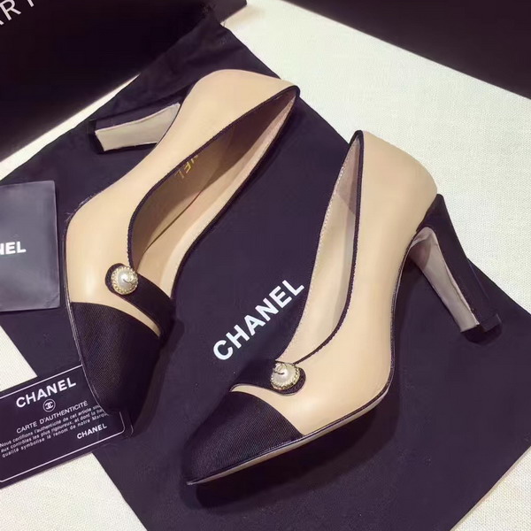 Chanel Pumps Lambskin and Grosgrain Beige and Black For Sale