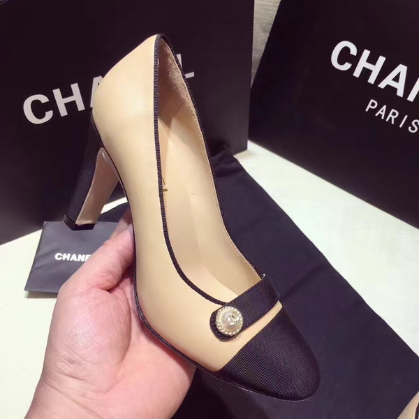 Chanel Pumps Lambskin and Grosgrain Beige and Black For Sale