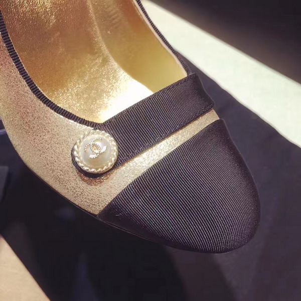 Chanel Pumps Metallic Calfskin and Grosgrain Gold and Black For Sale