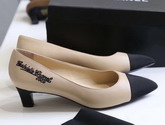 Chanel Pumps in Beige Lambskin and Black Grosgrain