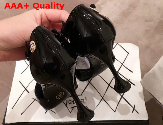 Chanel Pumps in Black Patent Calfskin and Croc Embossed Calfskin Replica