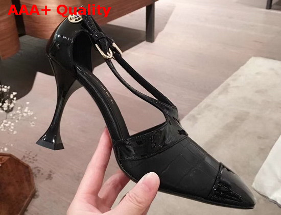 Chanel Pumps in Black Patent Calfskin and Croc Embossed Calfskin Replica