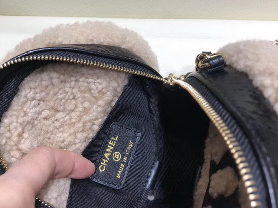 Chanel Round Chain Shoulder Bag Black Shiny Crumpled Sheepskin and Beige Shearling Sheepskin and Gold Tone Metal