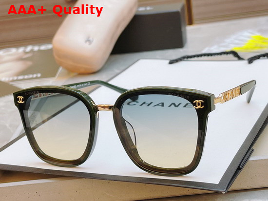 Chanel Round Sunglasses in White Acetate and Gold Metal Replica