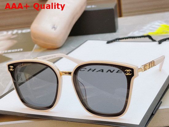 Chanel Round Sunglasses in White Acetate and Gold Metal Replica