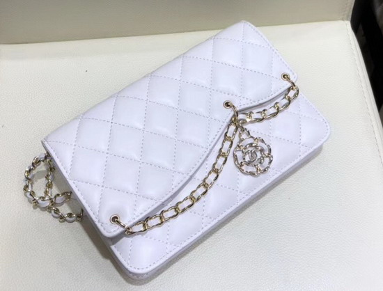 Chanel Saddle Wallet On Chain White Lambskin and Gold Metal AP0278