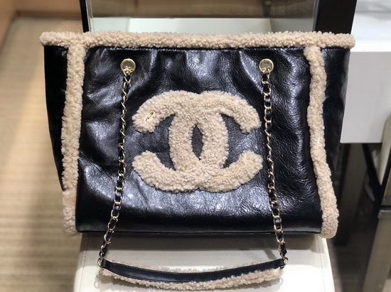 Chanel Shopping Bag Shiny Crumpled Sheepskin Shearling Sheepskin and Gold Tone Metal Black and Beige AS1167