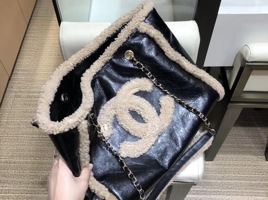 Chanel Shopping Bag Shiny Crumpled Sheepskin Shearling Sheepskin and Gold Tone Metal Black and Beige AS1167