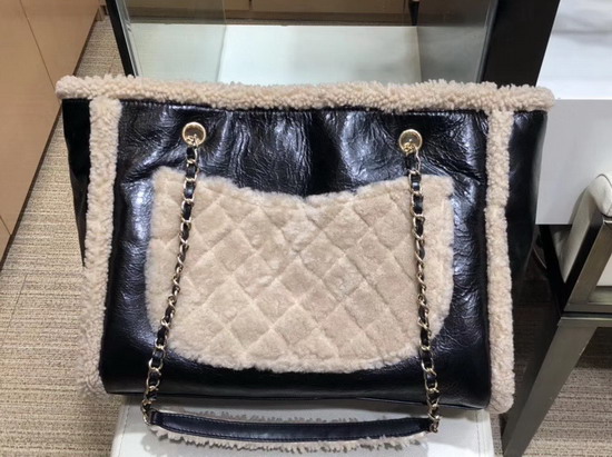 Chanel Shopping Bag Shiny Crumpled Sheepskin Shearling Sheepskin and Gold Tone Metal Black and Beige AS1167