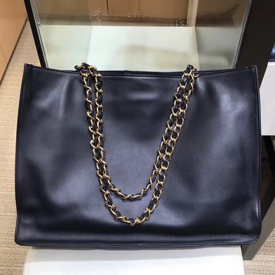 Chanel Shopping Bag in Black Soft Calfskin