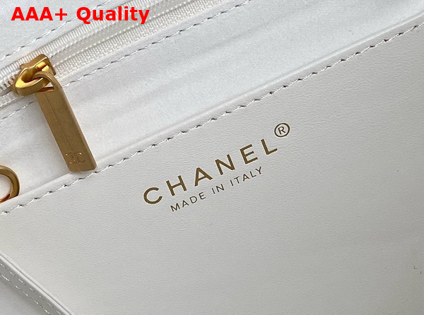 Chanel Shopping Bag in White Shiny Lambskin Gold Tone Metal AS5315 Replica