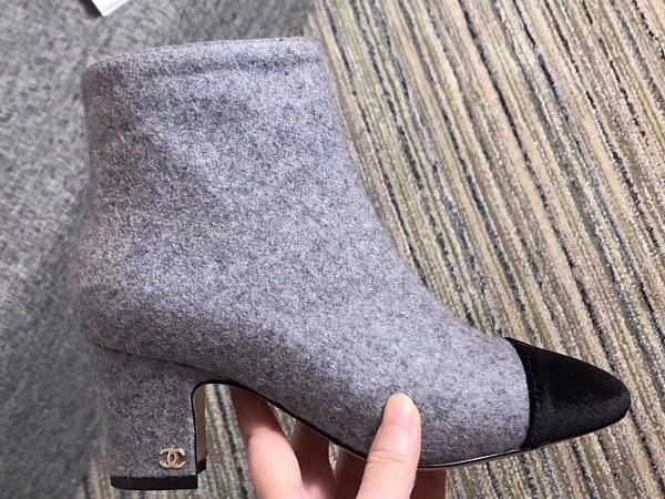 Chanel Short Boot Light Grey Tweed and Black Grosgrain 65mm Heel For Sale