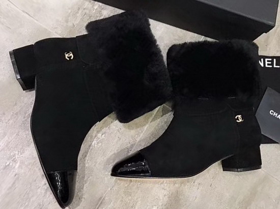 Chanel Short Boots in Black Suede and Lamb Hair