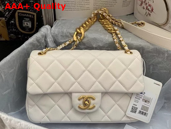 Chanel Small Flap Bag in White Lambskin Ref AS3110 Replica