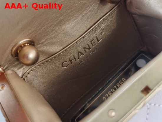 Chanel Small Kiss Lock Bag White Lambskin and Gold Tone Metal AS1885 Replica